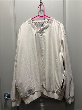 Relaxed V-Neck Pullover Sweater in Cream